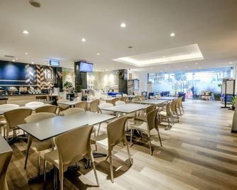 Hotel 88 Mangga Besar Raya 120 Jakarta by Wh - Yakarta