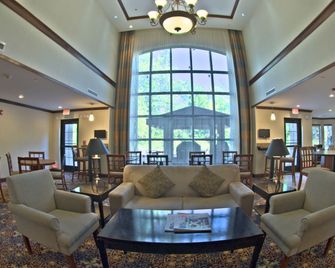 Staybridge Suites Stroudsburg (East) Poconos by IHG - East Stroudsburg - Lobby