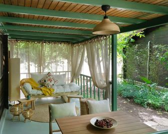 Gayb-I Bungalows , Plus 12 Years Old - Free Access To Beach - Kemer - Patio