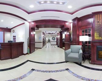 Holiday Inn Express Hotel & Suites Guymon - Guymon - Lobby