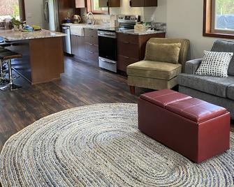 Town n Country - Monmouth - Sala de estar