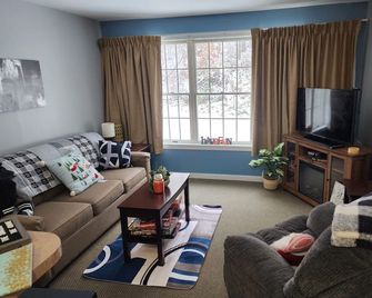 Unique - 1br Country Condo @ Jiminy Peak - Hancock - Living room