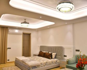 Luxuryhouse-3br-Free Car & Driver-Balcony-Wifi - Hyderabad - Habitación