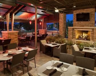 DoubleTree by Hilton Akron Fairlawn - Akron - Restaurace