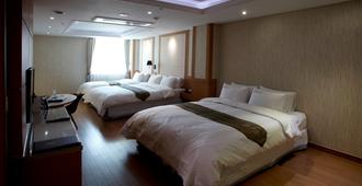 Benikea Hotel Yeosu - Yeosu