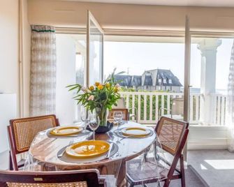 Apartment Le Parc de La Jacotte-6 by Interhome - Trouville-sur-Mer - Dining room