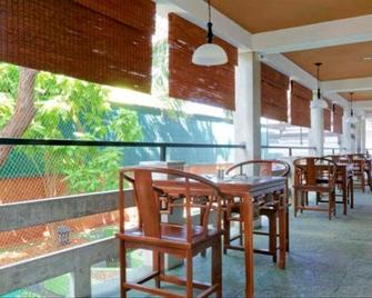 The Tea Road Restaurants & Hotel - Auroville - Restaurant