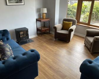 Central Townhouse with garden - Cookstown - Living room