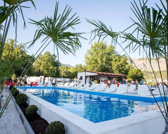 Bungalow Luxury Mobile Homes Omis - Omiš - Pool