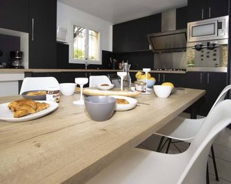 Gararro. Bohemian house, pool, air conditioning, garden - La Ciotat - Salle à manger