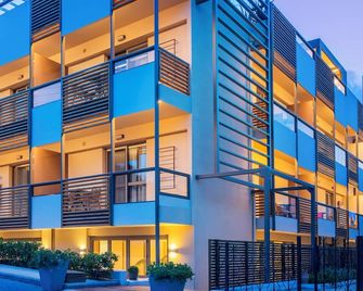 Hotel Vozina - Metamorfosi - Bâtiment