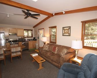 Streamside on Fall River - Estes Park - Stue