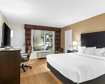 Quality Inn & Suites - Grayling - Ložnice