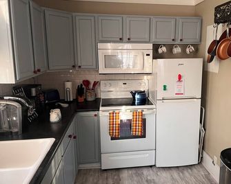 Johnstone-Rutherford Cottage - Newberry - Cucina