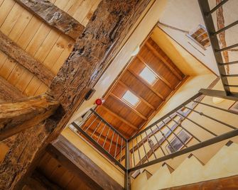 Country House 'El Campanario' with Mountain View, Private Terrace and Private Garden - Miranda de Ebro - Stairs