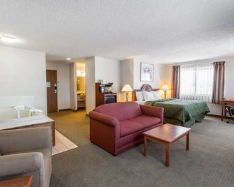 Quality Inn Delta Gateway to Rocky Mountains - Delta - Schlafzimmer