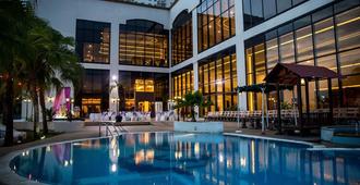 Grand Riverview Hotel - Kota Bharu - Alberca