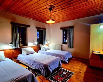 Vikos View - Papingo - Slaapkamer