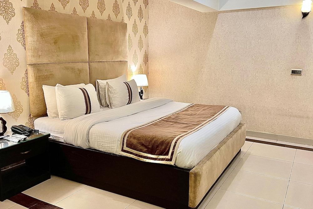 Royal Inn Hotel - Karachi - Bedroom