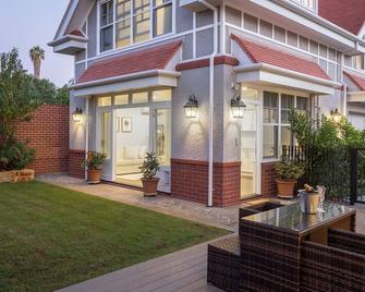 Gables On The Park - Grand Home Stay - Perth - Building