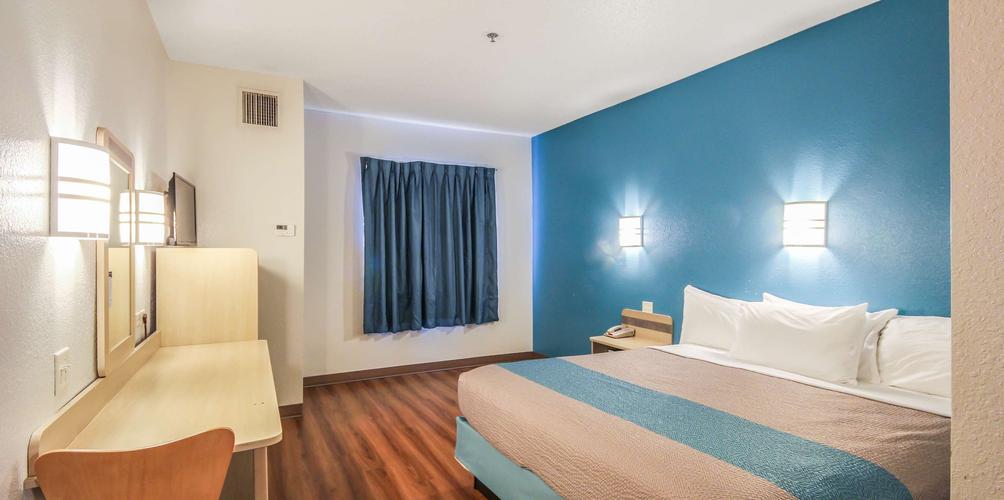 Motel 6 New Braunfels $56 ($̶1̶0̶7̶). New Braunfels Hotel Deals
