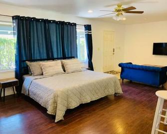 Full Kitchen Studio w/ AC - Castro Valley - Bedroom