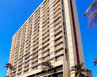 Waikiki Beach Condominiums - Honolulu - Building
