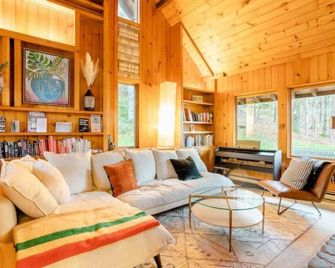 Delhi Modern Cabin with Fast Internet - Delhi - Living room