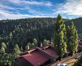 Crown Point Resort - Ruidoso - Dış görünüm