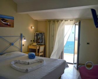 Hotel Mar & Sol - Santa Croce Camerina - Bedroom