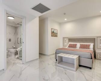 Vomero High Hotel - Naples - Bedroom