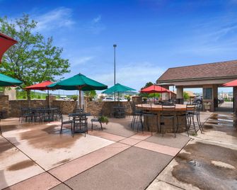 هوليداي إن سبيرفيش - كونفينشن سنتر بي آيتش جي - سبيارفيش - مطعم