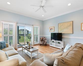 81 Waters Edge - Folly Beach - Living room