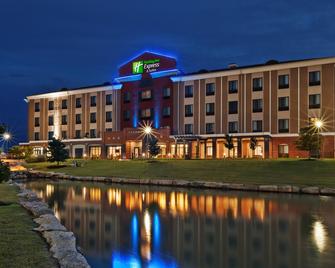 Holiday Inn Express & Suites Glenpool-Tulsa South - Glenpool - Edificio
