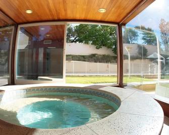Howard Johnson by Wyndham Rio Cuarto Casino - Río Cuarto - Pool