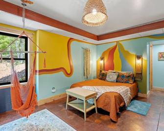 Peace Pad - Mills River - Bedroom