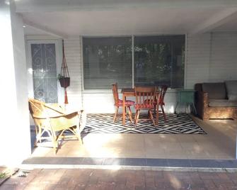Studio Flat In Leafy Suburb Close To City - Wollongong - Patio