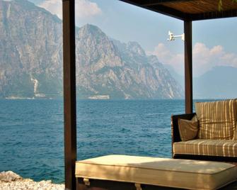 Hotel Sailing Center - Malcesine - Strand