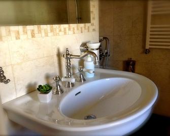 La Torre e il Mare Rooms - Monopoli - Baño