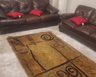 Lovely Ranch on Basement\n\n - Fayetteville - Living room