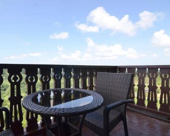 Crosswinds Resort Suites - Tagaytay - Balcony
