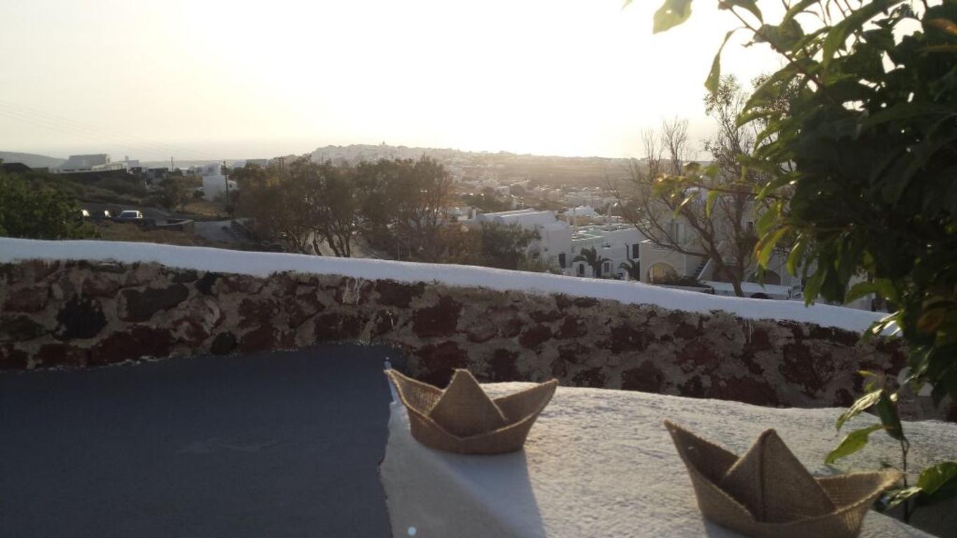 Alonistra Oia Houses