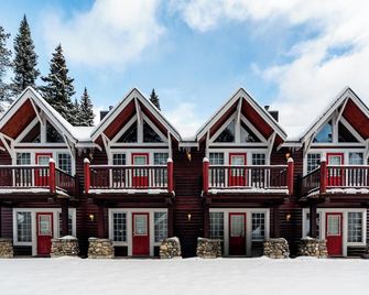 Paradise Lodge and Bungalows - Lake Louise - Building