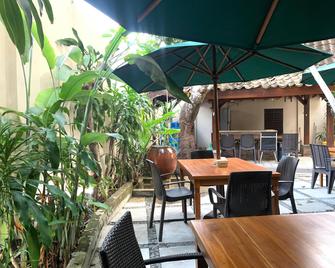 De Solo Boutique Hotel - Surakarta City - Restaurant
