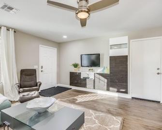 Sierra Verde, Surprise, Close to Stadium, Monthly Discount 20% Limited Timebr - Surprise - Living room