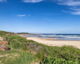 3 Davidson St - pool , air con, Wi-Fi and pet friendly - Anna Bay - Spiaggia