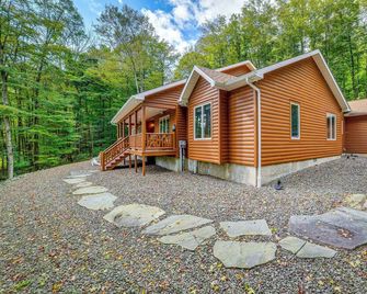 2 Mi to Elk Mountain: Secluded Union Dale Home! - Union Dale - Edificio