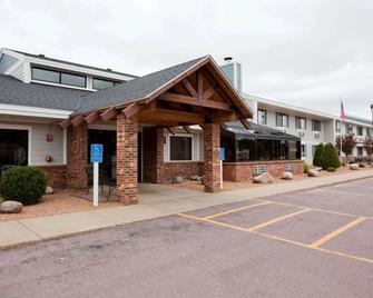 AmericInn by Wyndham St. Peter - Saint Peter - Building