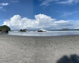 Garden View Apartment - Manuel Antonio - Beach