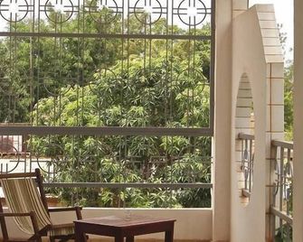 بد آند بريكفاست لو نوماد - أواغادوغو - شرفة